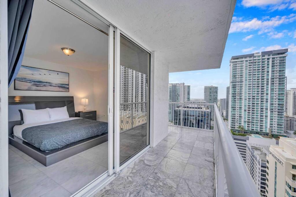 Iconic High Floor 3 Bedrooms In The Heart Of Miami Exterior photo