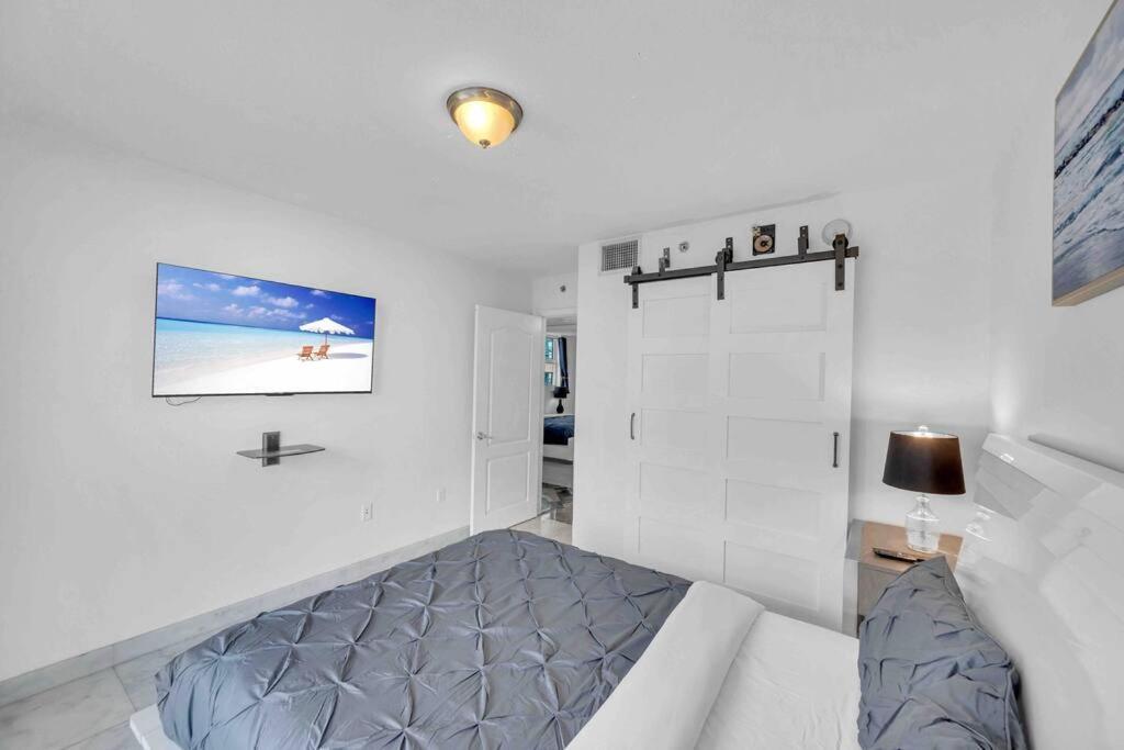 Iconic High Floor 3 Bedrooms In The Heart Of Miami Exterior photo