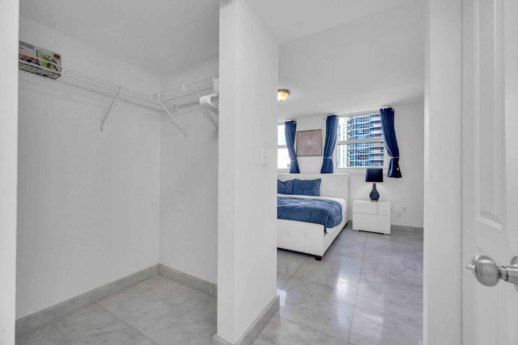 Iconic High Floor 3 Bedrooms In The Heart Of Miami Exterior photo