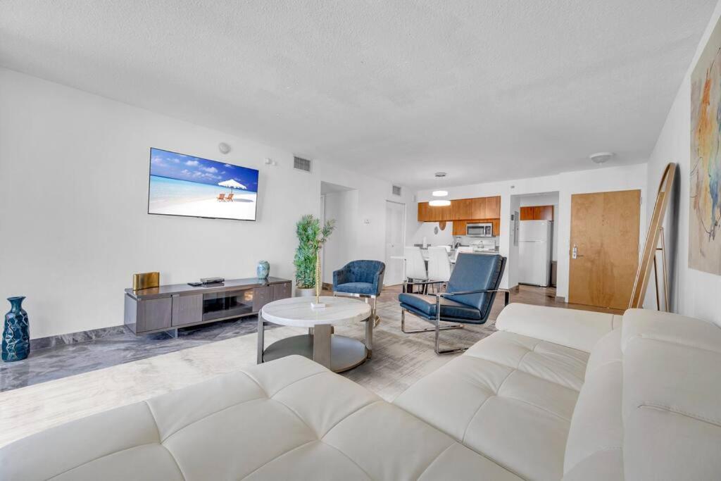 Iconic High Floor 3 Bedrooms In The Heart Of Miami Exterior photo