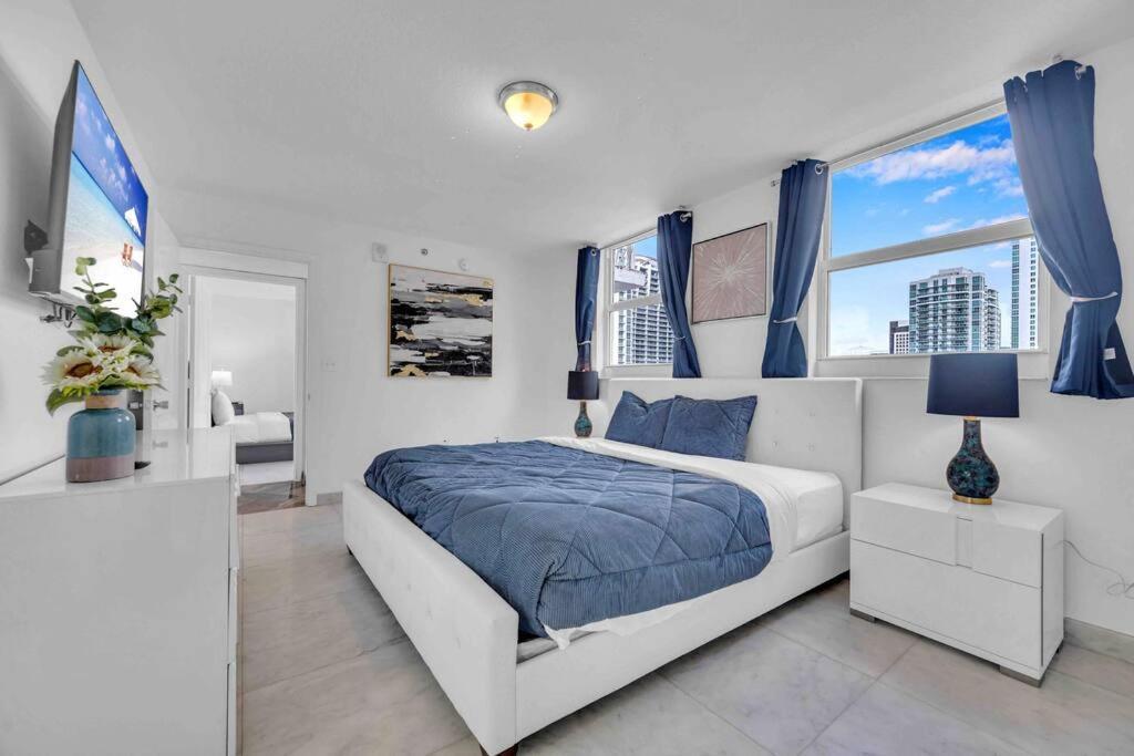 Iconic High Floor 3 Bedrooms In The Heart Of Miami Exterior photo